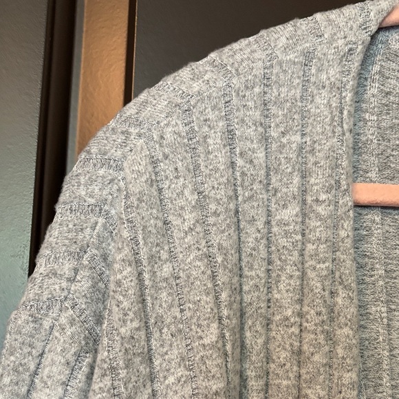 NWOT Super Soft Gray Open-Front Women's Sweater Duster with Pockets - Picture 5 of 5